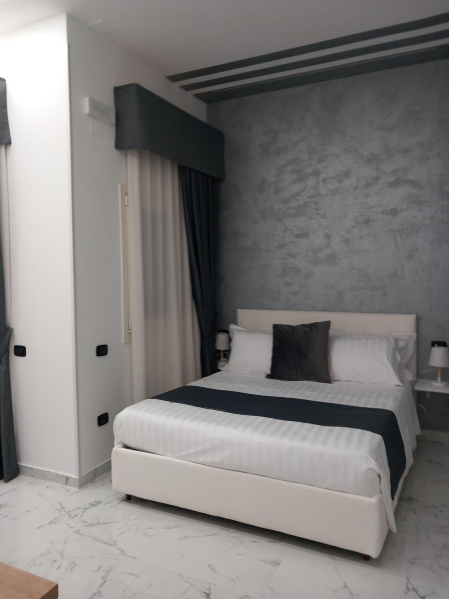 Hotiday Room Collection - Napoli Sant'Arcangelo Exterior photo